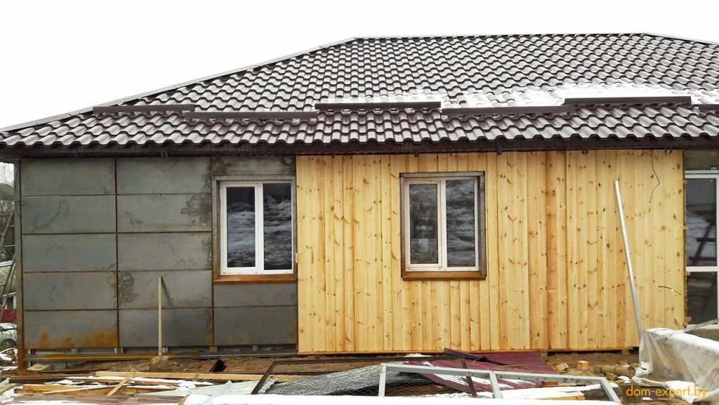 Семья автогонщиков строит под Минском уникальный ржавый дом