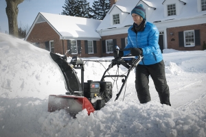 Снегоуборщик для дома и дачи. Сравнение, характеристики и цены снегоуборочной техники