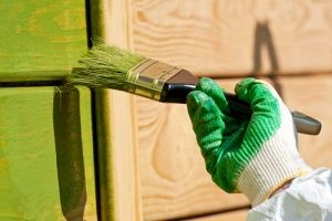 Защита для деревянного дома: антисептики и краски