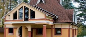 Преображение фасада частного дома: отличительные особенности разных отделочных материалов