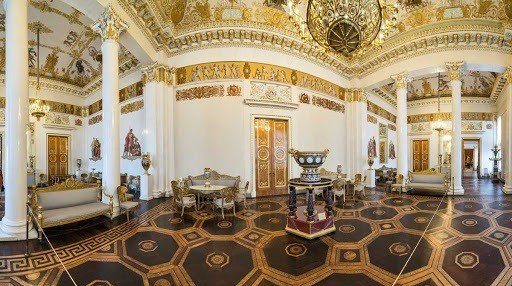 Как выглядит роскошная императорская резиденция Михайловский замок